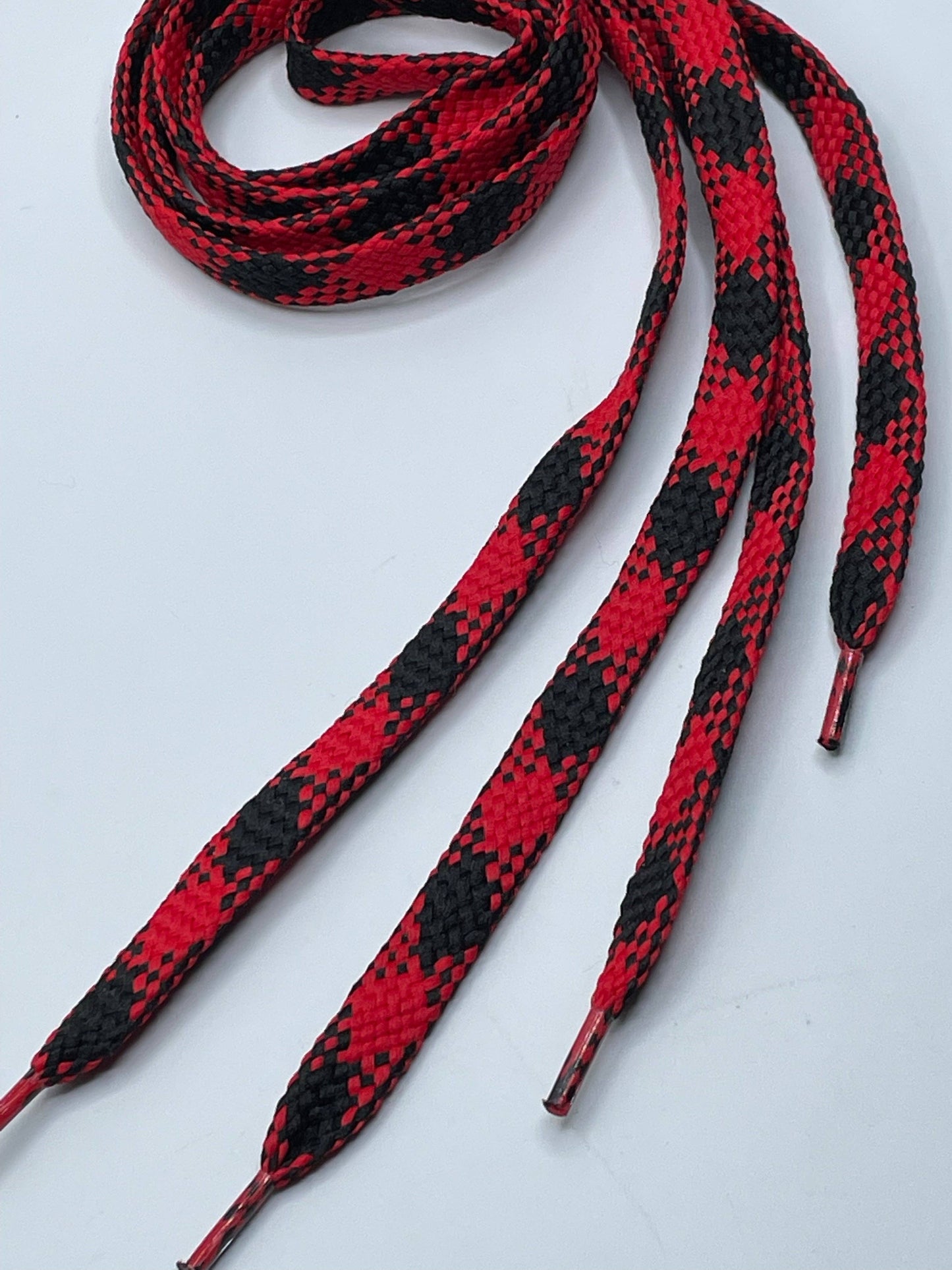 Red & Black Plaid Flat Shoelaces